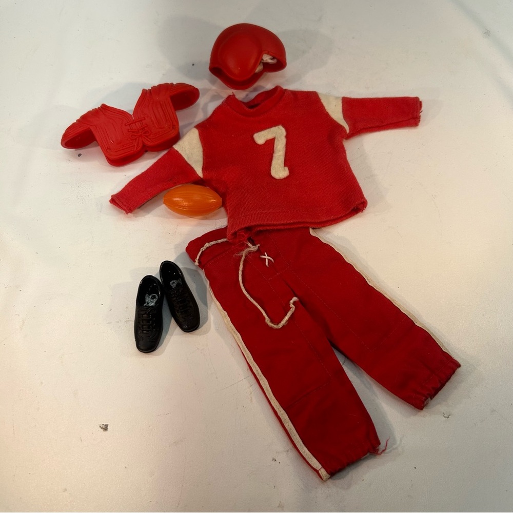 Barbie vintage 1963 Ken Touchdown football uniform No.7